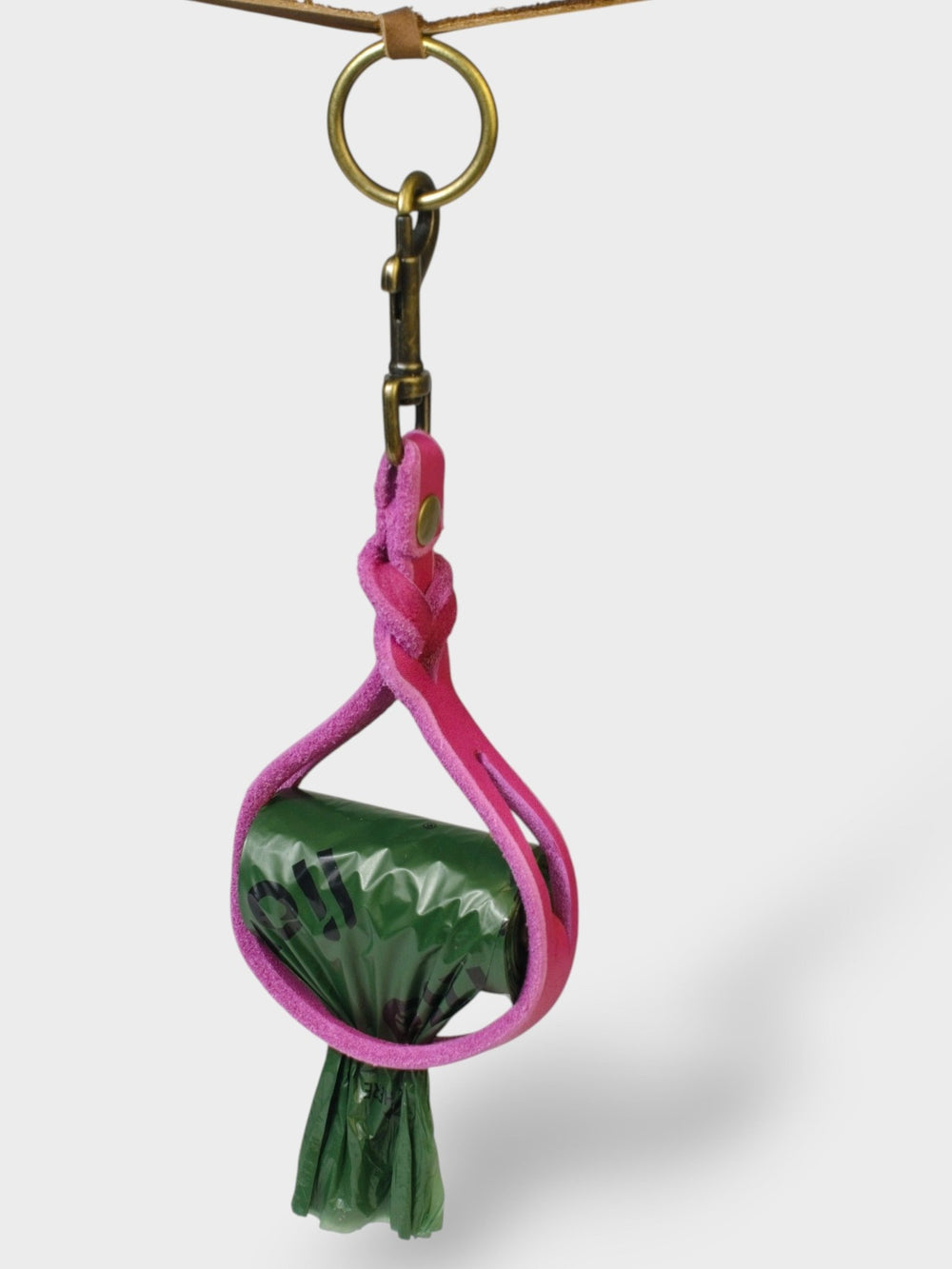 Kotbeutelhalter aus Fettleder - HappyHound