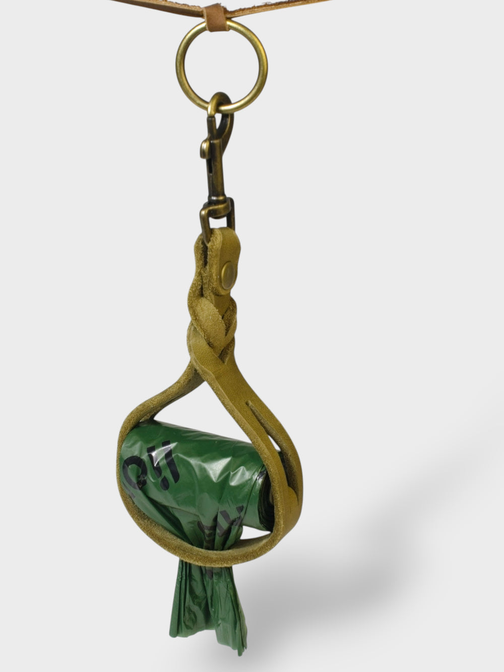 Kotbeutelhalter aus Fettleder